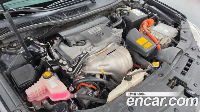 Toyota Camry Hybrid XLE 2015 — фото 6