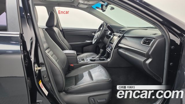 Toyota Camry Hybrid XLE 2015 — фото 11