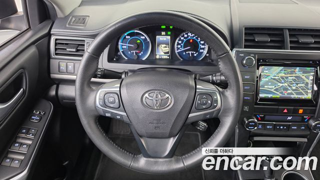 Toyota Camry Hybrid XLE 2015 — фото 13