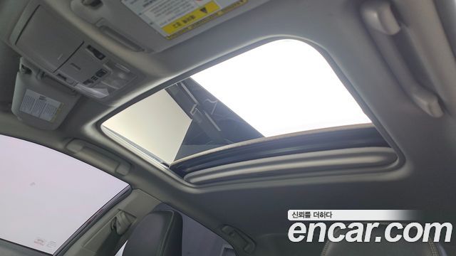 Toyota Camry Hybrid XLE 2015 — фото 16