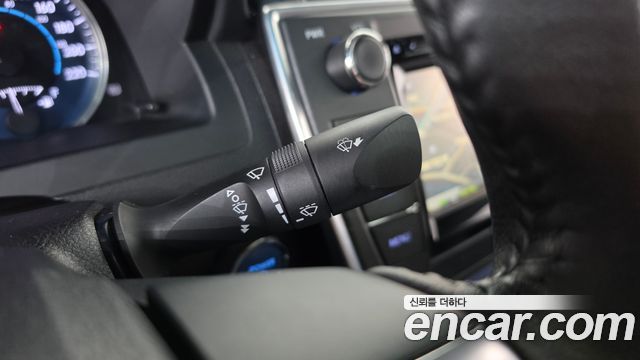 Toyota Camry Hybrid XLE 2015 — фото 19
