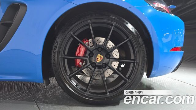 Porsche 718 Cayman 4.0 GTS 2023 — фото 21