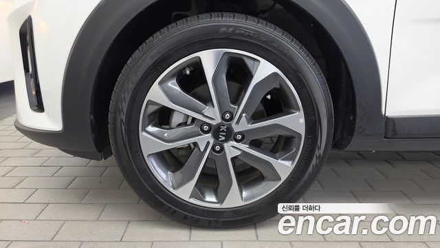Kia Stonic 1.4 Trendy 2019 — фото 5
