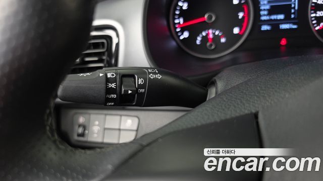 Kia Stonic 1.4 Trendy 2019 — фото 18