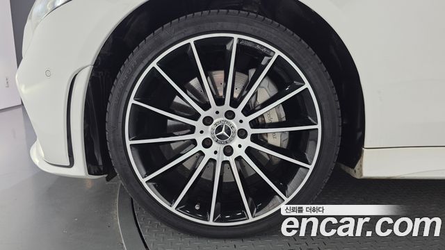 Mercedes-Benz CLS-Class (C257) CLS400d 4MATIC AMG Line 2019 — фото 5