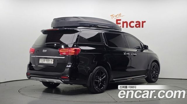 Kia Carnival 9-Seater Prstige 2019 — фото 2