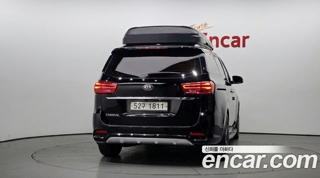 Kia Carnival 9-Seater Prstige 2019 — фото 4