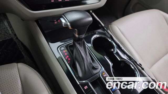 Kia Carnival 9-Seater Prstige 2019 — фото 9