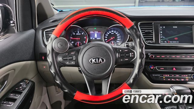 Kia Carnival 9-Seater Prstige 2019 — фото 12