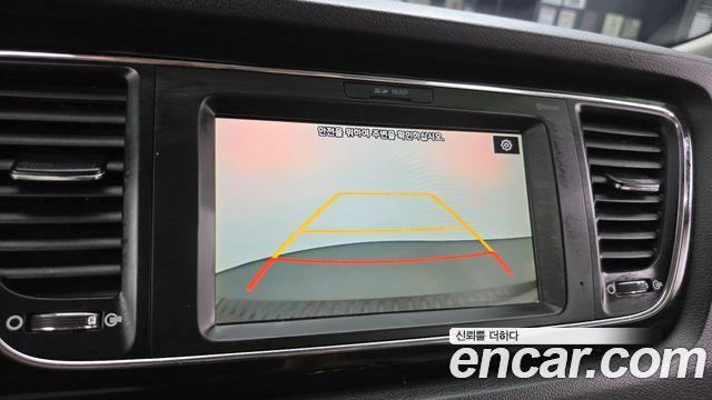 Kia Carnival 9-Seater Prstige 2019 — фото 16