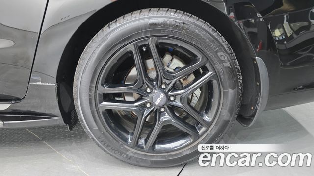 Kia Carnival 9-Seater Prstige 2019 — фото 21