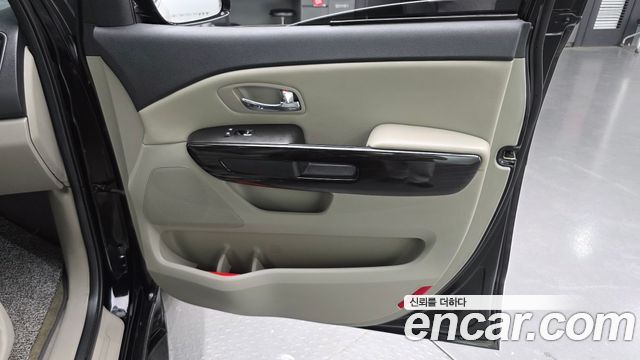 Kia Carnival 9-Seater Prstige 2019 — фото 25