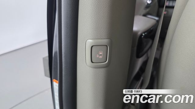 Kia Carnival 9-Seater Prstige 2019 — фото 29