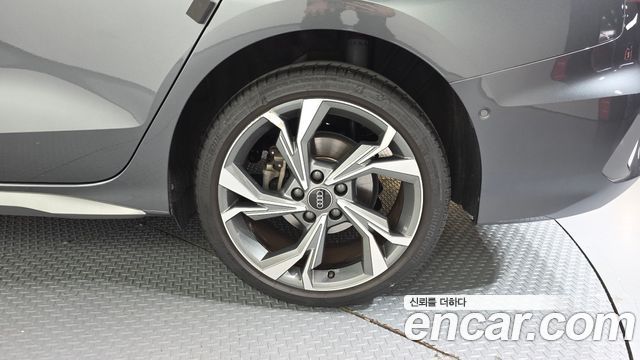 Audi A3 (8Y) 40 TFSI Premium 2023 — фото 21