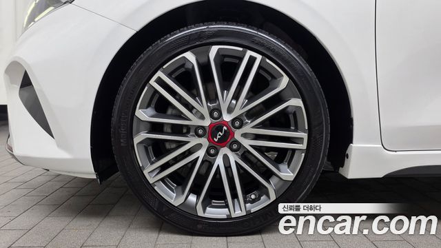 Kia K3 (II) 1.6 Turbo GT 5Door Signature 2022 — фото 5