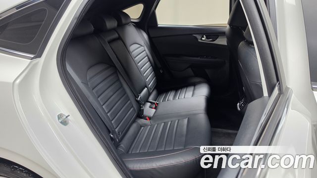 Kia K3 (II) 1.6 Turbo GT 5Door Signature 2022 — фото 12