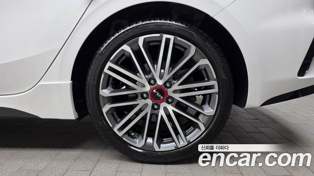 Kia K3 (II) 1.6 Turbo GT 5Door Signature 2022 — фото 21
