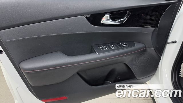Kia K3 (II) 1.6 Turbo GT 5Door Signature 2022 — фото 24