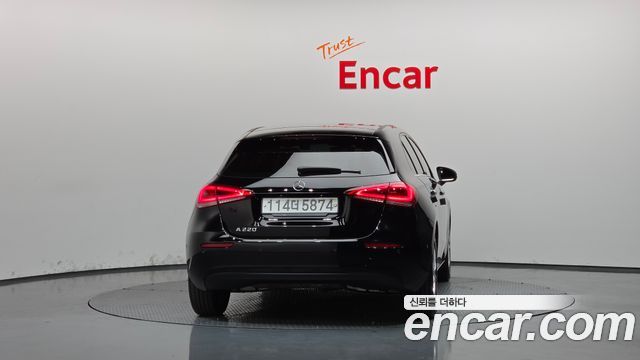 Mercedes-Benz A-Class (W177) A220 Hatchback 2019 — фото 4