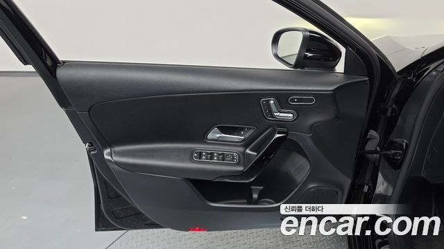 Mercedes-Benz A-Class (W177) A220 Hatchback 2019 — фото 24