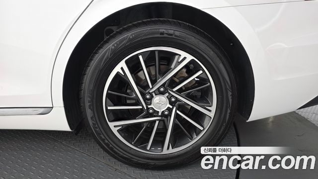 Hyundai Grandeur (IG) 2.5 Premium 2020 — фото 21