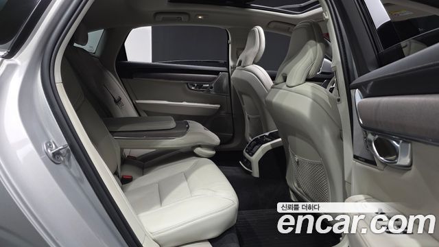 Volvo S90 B5 Ultimate Bright 2024 — фото 12