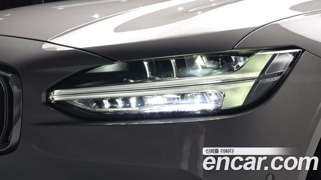 Volvo S90 B5 Ultimate Bright 2024 — фото 22