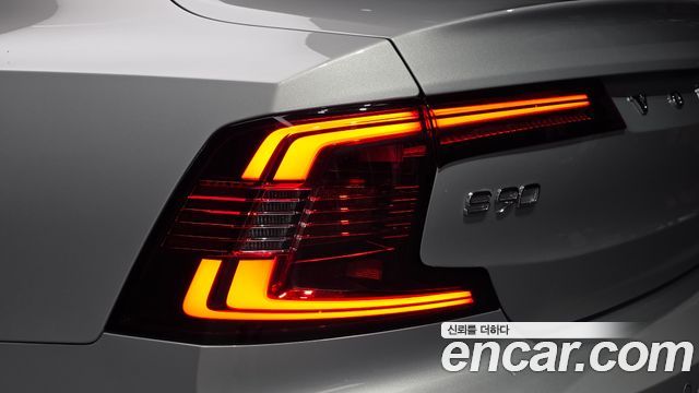 Volvo S90 B5 Ultimate Bright 2024 — фото 23