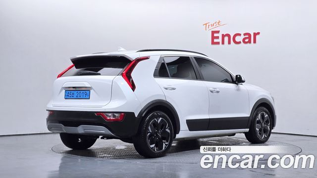 Kia Niro EV Air 2023 — фото 2