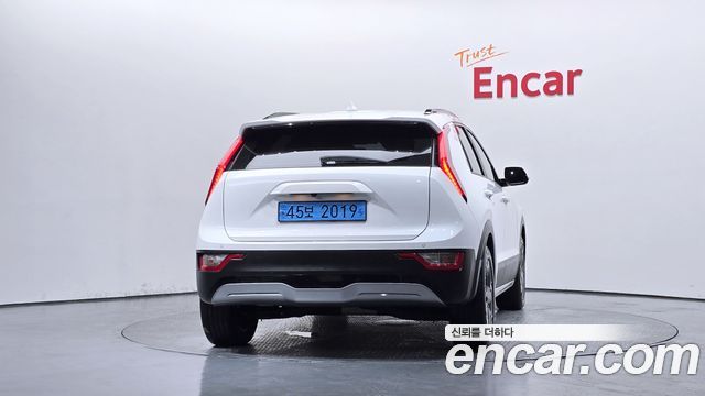 Kia Niro EV Air 2023 — фото 4