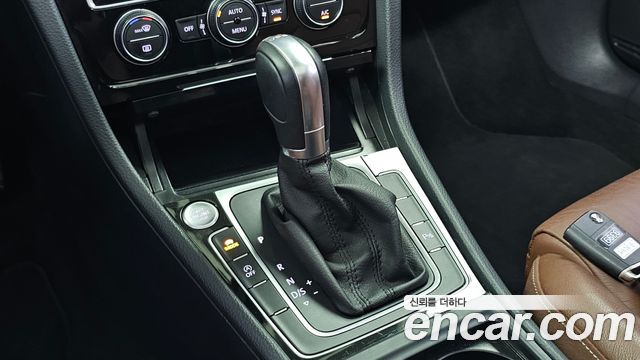 Volkswagen Golf (VII) 2.0 TDI Premium 2015 — фото 9