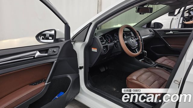 Volkswagen Golf (VII) 2.0 TDI Premium 2015 — фото 10