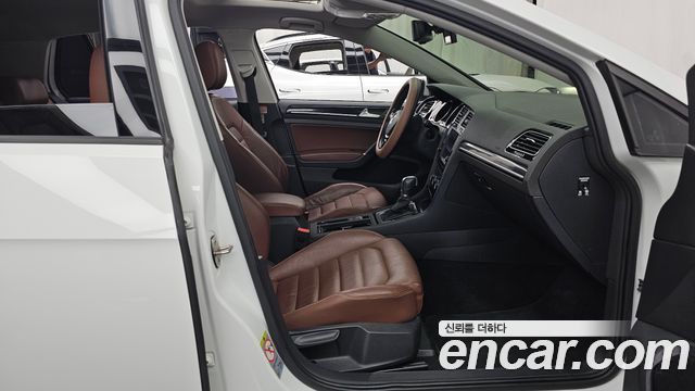 Volkswagen Golf (VII) 2.0 TDI Premium 2015 — фото 11