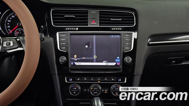 Volkswagen Golf (VII) 2.0 TDI Premium 2015 — фото 14