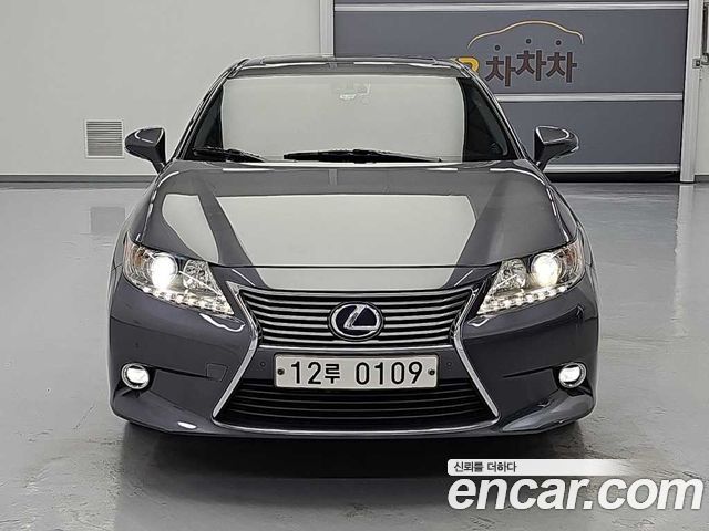 Lexus ES300h Supreme XV60