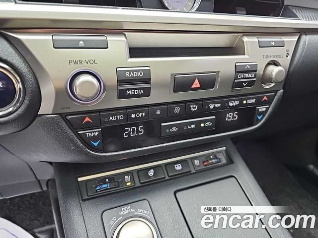 Lexus ES300h Supreme XV60 2014 — фото 10