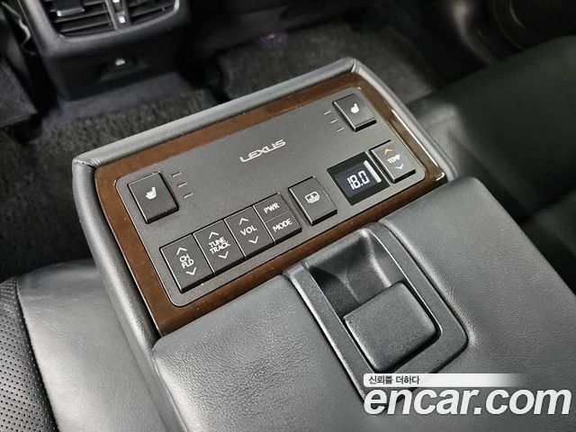 Lexus ES300h Supreme XV60 2014 — фото 17