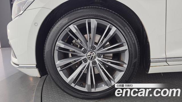 Volkswagen Passat GT (B8) 2.0 TDI 4Motion Prestige 2021 — фото 5