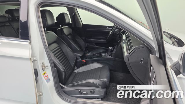 Volkswagen Passat GT (B8) 2.0 TDI 4Motion Prestige 2021 — фото 11
