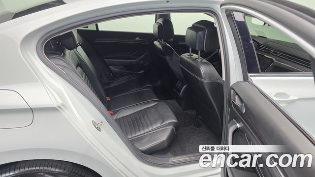 Volkswagen Passat GT (B8) 2.0 TDI 4Motion Prestige 2021 — фото 12