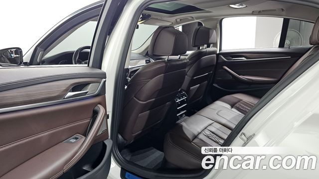 BMW 5 Series (G30) 530e Luxury 2020 — фото 26