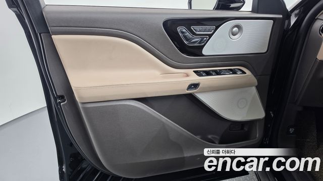 Lincoln Aviator (II) 3.0 Reserve  AWD 2021 — фото 30