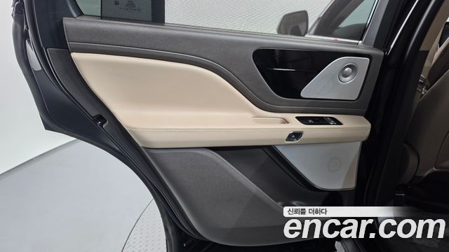 Lincoln Aviator (II) 3.0 Reserve  AWD 2021 — фото 31