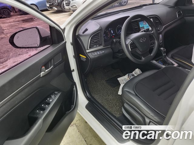 Hyundai Avante (AD) 1.6 GDI Value Plus 2017 — фото 17