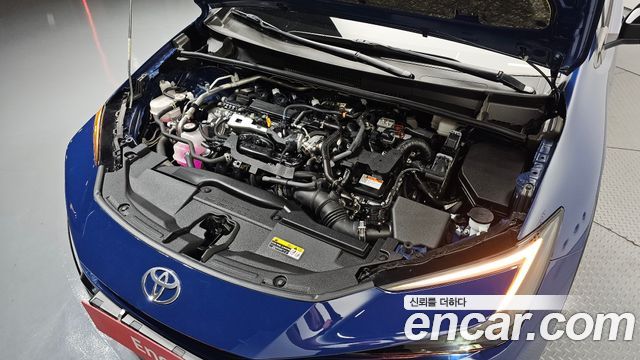 Toyota Prius (V) 2.0 XLE 2024 — фото 6