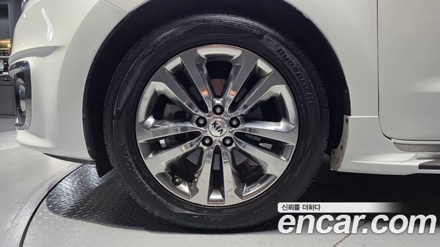 Kia Carnival 9-seater Prestige 2016 — фото 5