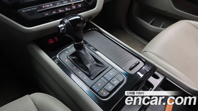 Kia Carnival 9-seater Prestige 2016 — фото 9