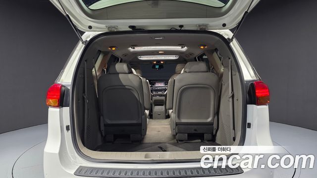 Kia Carnival 9-seater Prestige 2016 — фото 19