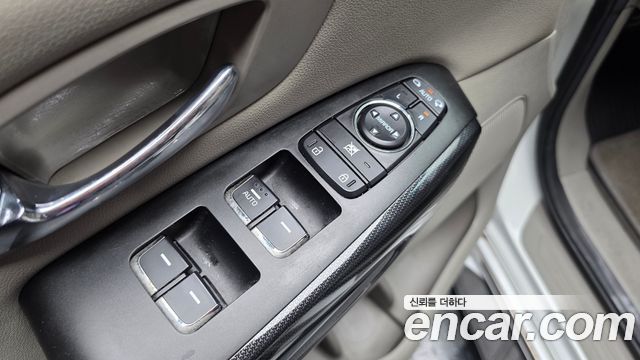 Kia Carnival 9-seater Prestige 2016 — фото 28