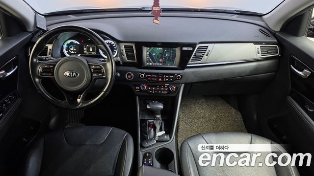 Kia Niro Prestige 2017 — фото 7